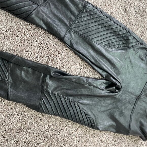 SPANX MOTO LEGGINS FAUX LEATHER HIGH WAIST SZ S PERFECT SHAPE BIKER GOTH CORE - Picture 15 of 16